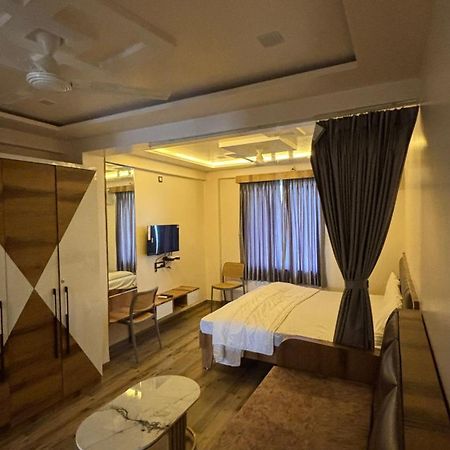 Royal Pure Veg Restaurant And Lodging Hotel Ambegaon Luaran gambar