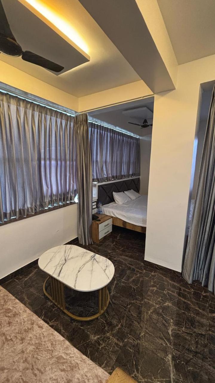 Royal Pure Veg Restaurant And Lodging Hotel Ambegaon Luaran gambar